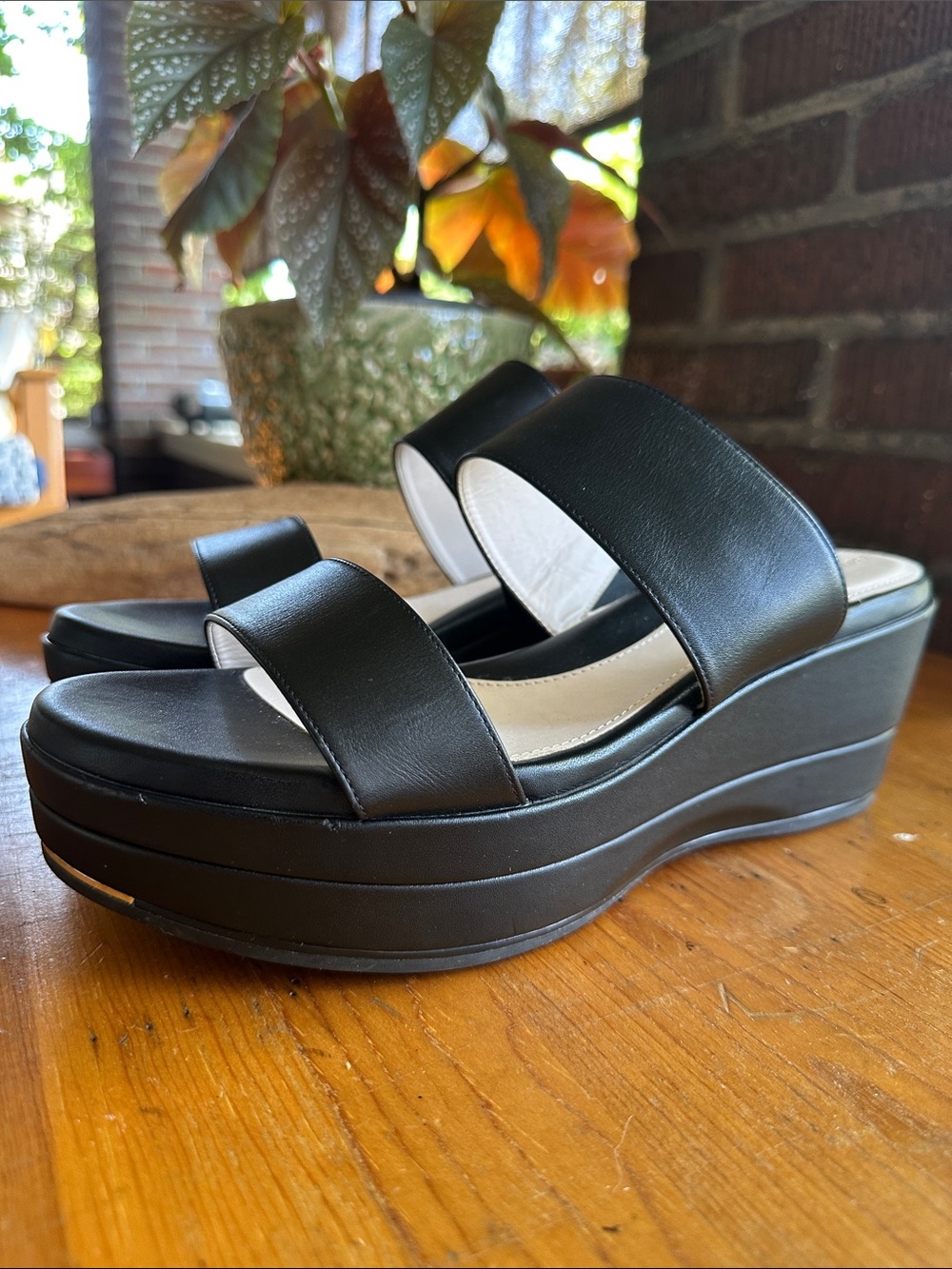 Cole Haan Grand Ambition smooth black leather platform slide/sandal. Size 10 - Picture 5 of 11
